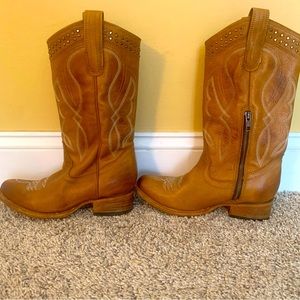 Like new Womens Freebird cowboy boots